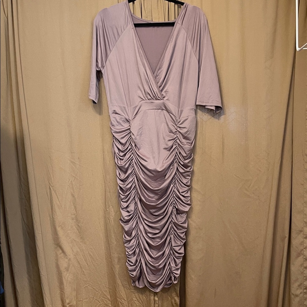 Women’s XL Taupe Ruched Midi Dress V Neck Short Sleeve Accentuates Your Curves